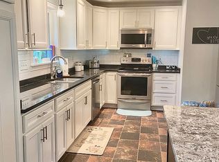 8922 Haverstick Rd, Indianapolis, IN 46240