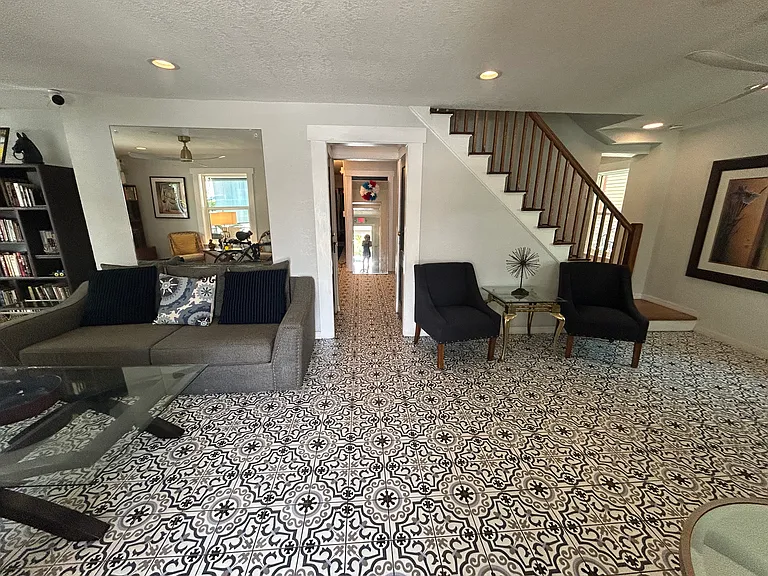 241 3rd St N #12 — Photo 8