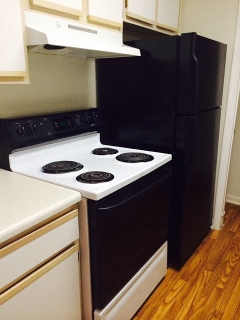 all black appliances that is total electic