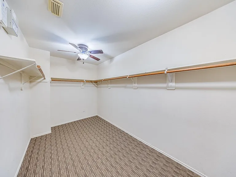16130 Coleburn Dr — Photo 33