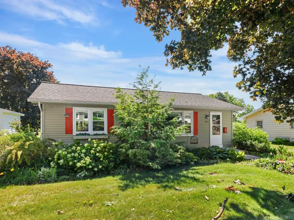 407 S 4th St, Mount Horeb, WI 53572