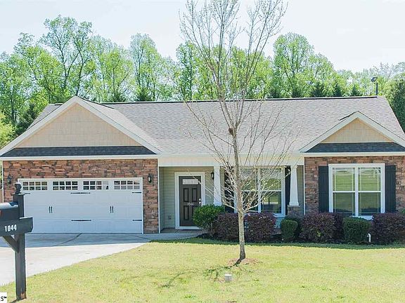 2nd image of 1044 Blythwood Dr