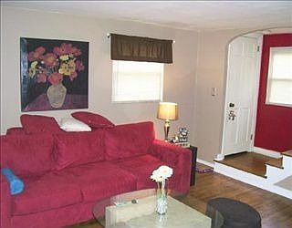 2nd image of 410 Hawthorne St