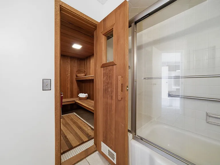 2103 Harmon Cove Tower #2103 — Photo 42