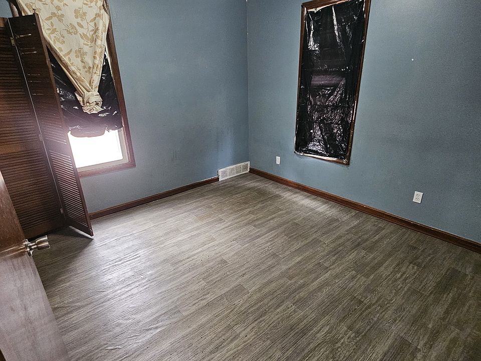 1st image of 5813 Prosser Ave Unit 1