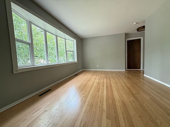 Lovely Living Room with Bay Window
