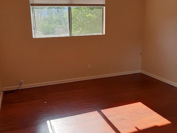 2nd image of 1500 N Edmonds Dr APT 3