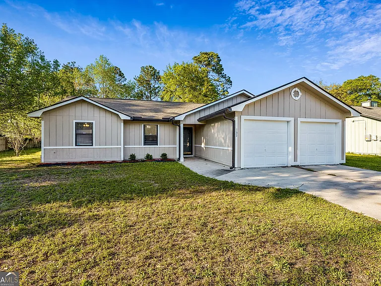132 Woodvalley Dr — Photo 4