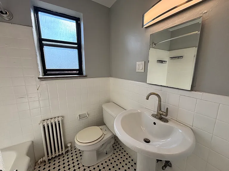 Royal Gardens Apartments — Photo 15