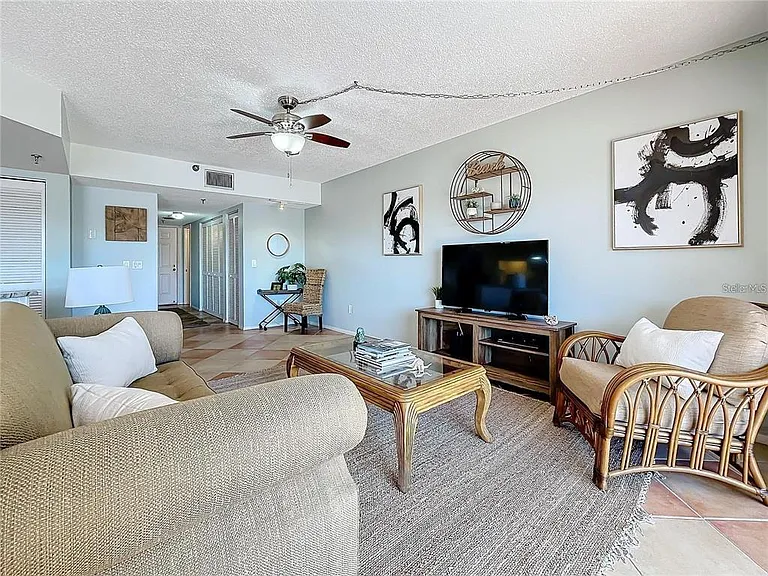 1750 Harbor Pl S #104 — Photo 6