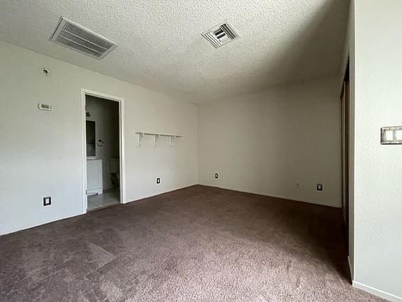 4th image of 1024 Willow Tree Dr Unit B