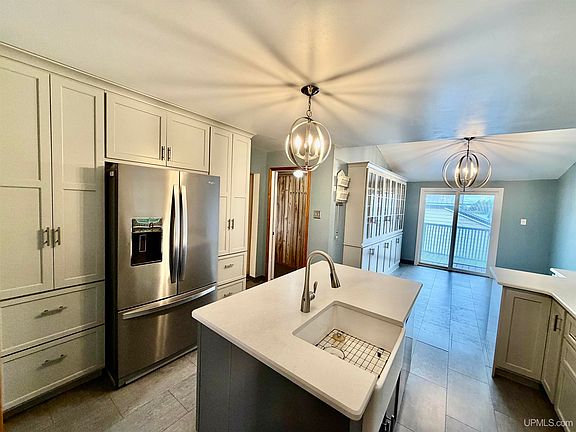 4th image of 306 W Ely St