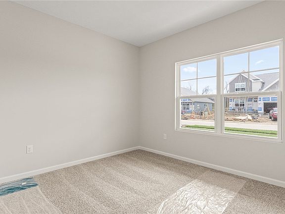 5th image of 2254 Kiel St