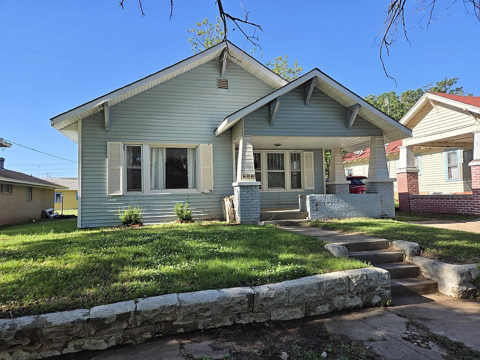 1st image of 806 E Pine Ave