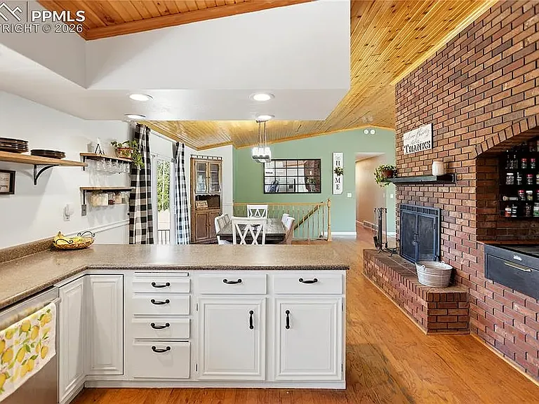 175 Piney Point Ln — Photo 11