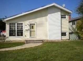 630 N Iowa Ave, Villa Park, IL 60181