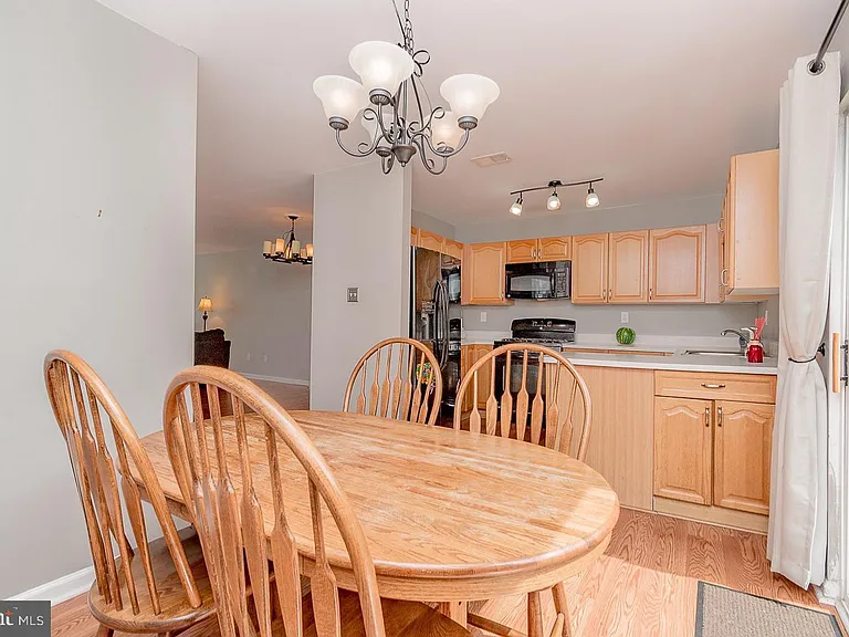 106 Fir Dr — Photo 1