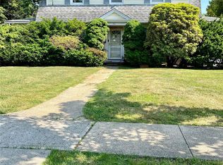 581 Grimm Pl, Baldwin, NY 11510