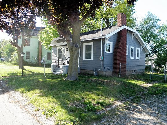 3rd image of 33 E Bidwell St