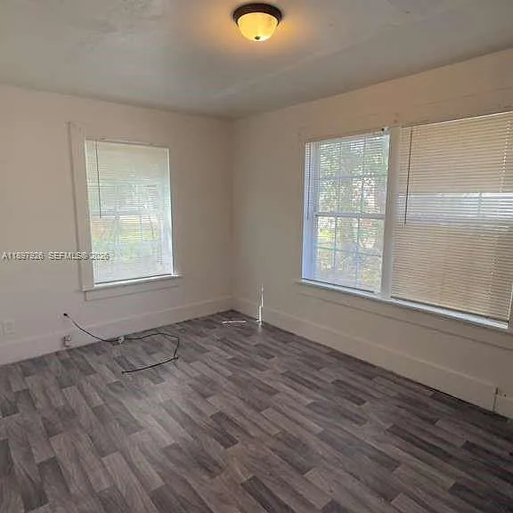 2748 Broadway Ave — Photo 27