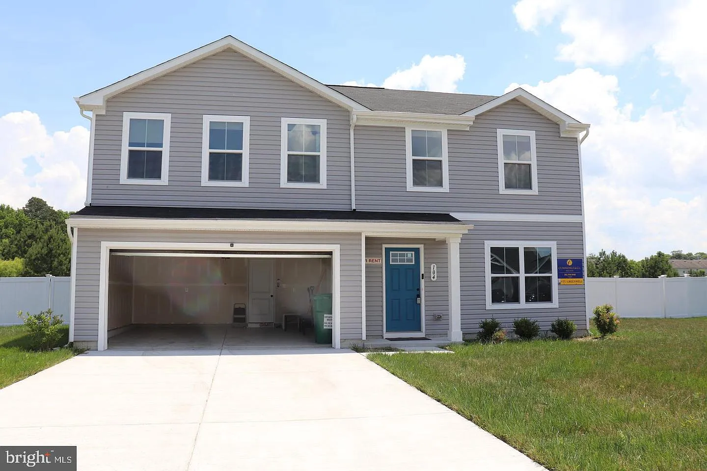 4 bed, 2.5 bath, 1910 sqft, $3,000 — Photo 1