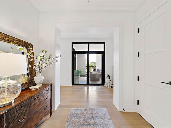 3rd image of 6017 Memorial Dr #303