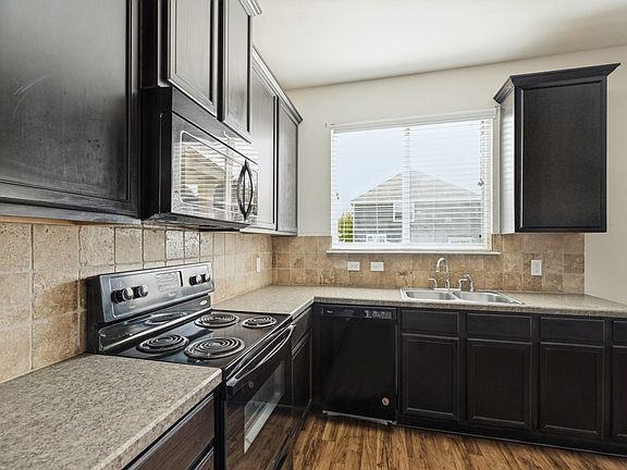 4th image of 8908 Cranston Ct