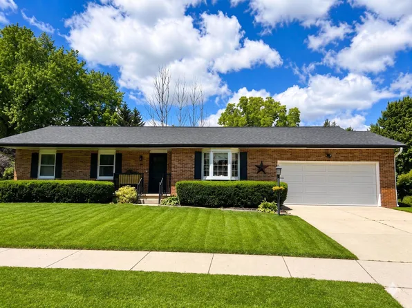 542 Woodview Dr, Sun Prairie, WI 53590