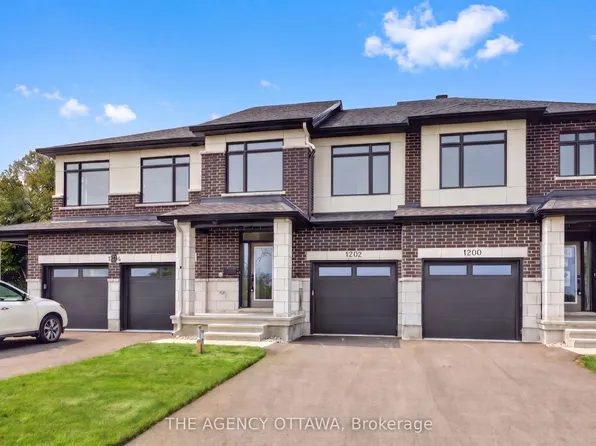 1202 Spoor St, Ottawa, ON K2K 1X7