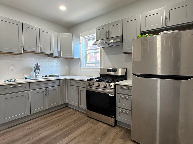 E 22nd St — Photo 1