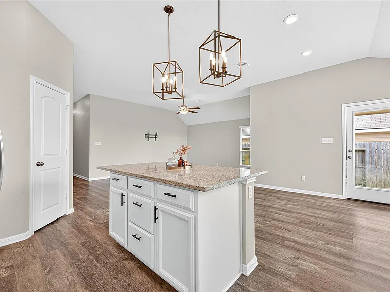 246 Brocks Ln — Photo 15