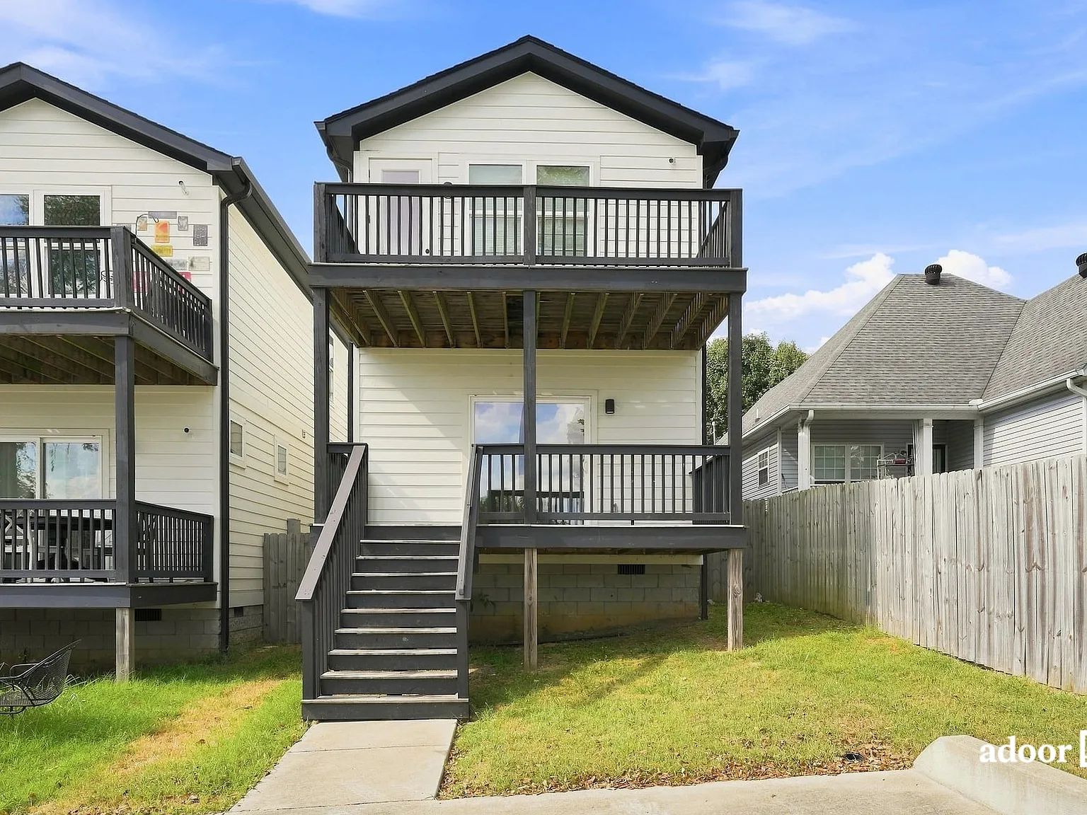 3 bed, 3.0 bath, 1530 sqft, $2,295 — Photo 2