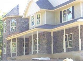 5 Quaker Ridge Ct, Pittstown, NJ 08867