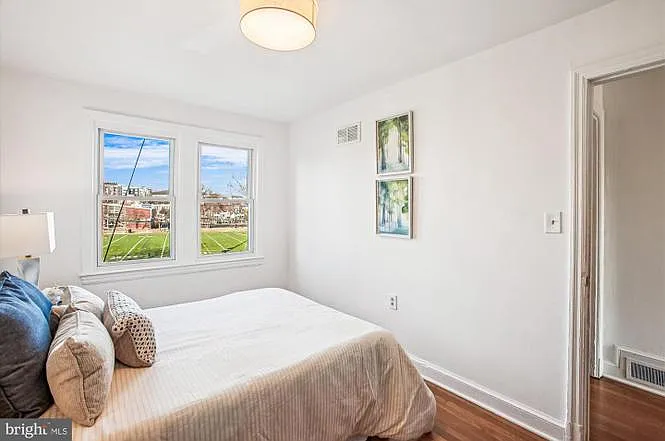 1760 E St NE — Photo 25