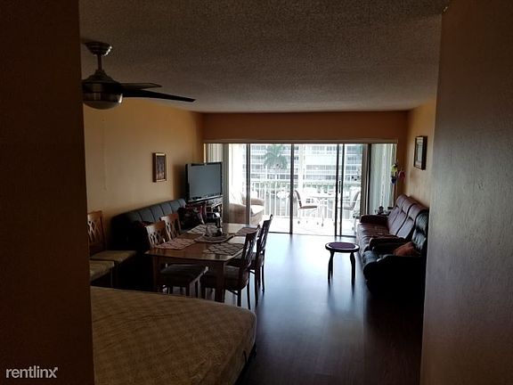 3rd image of 1423 E Hillsboro Blvd APT 419
