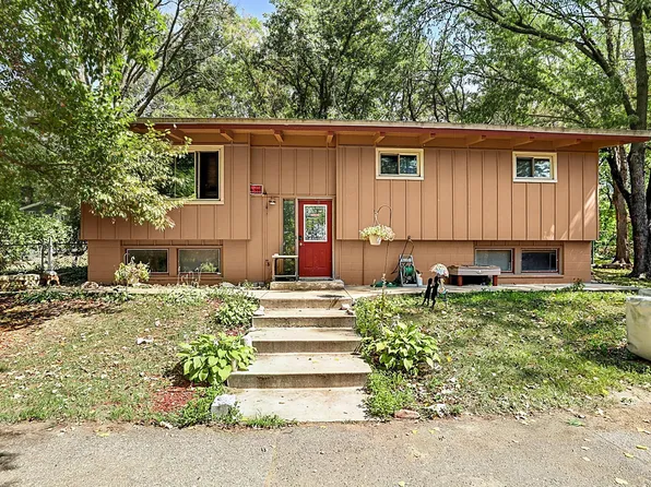 211 3rd St NE, Sartell, MN 56377