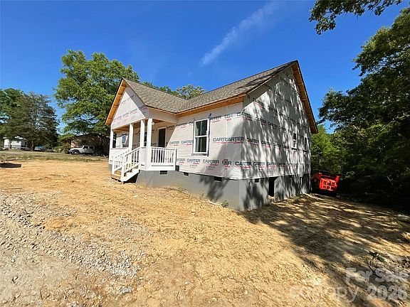 3rd image of 605 Ashford Rd