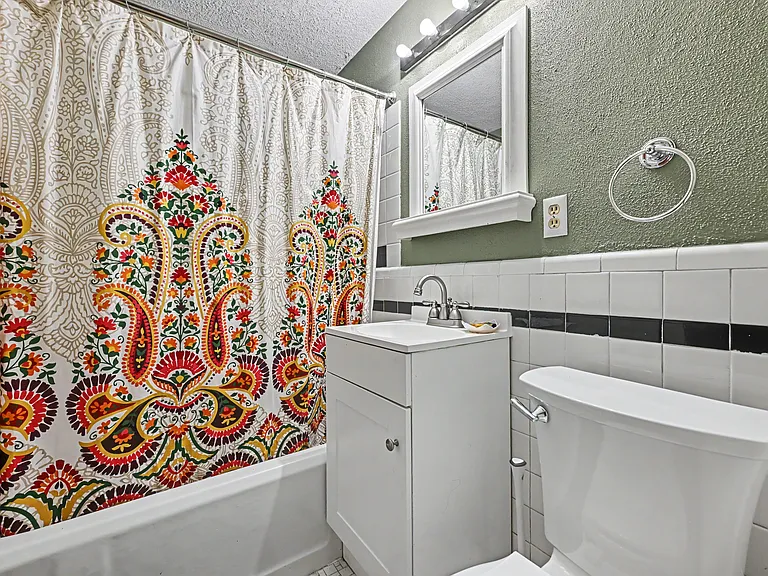 7921 Madison Ave — Photo 16