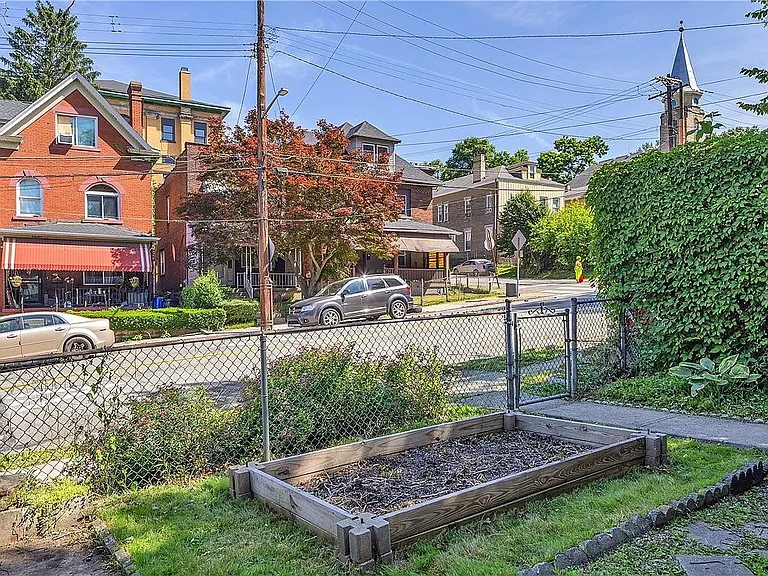 204 Johnston Ave — Photo 23