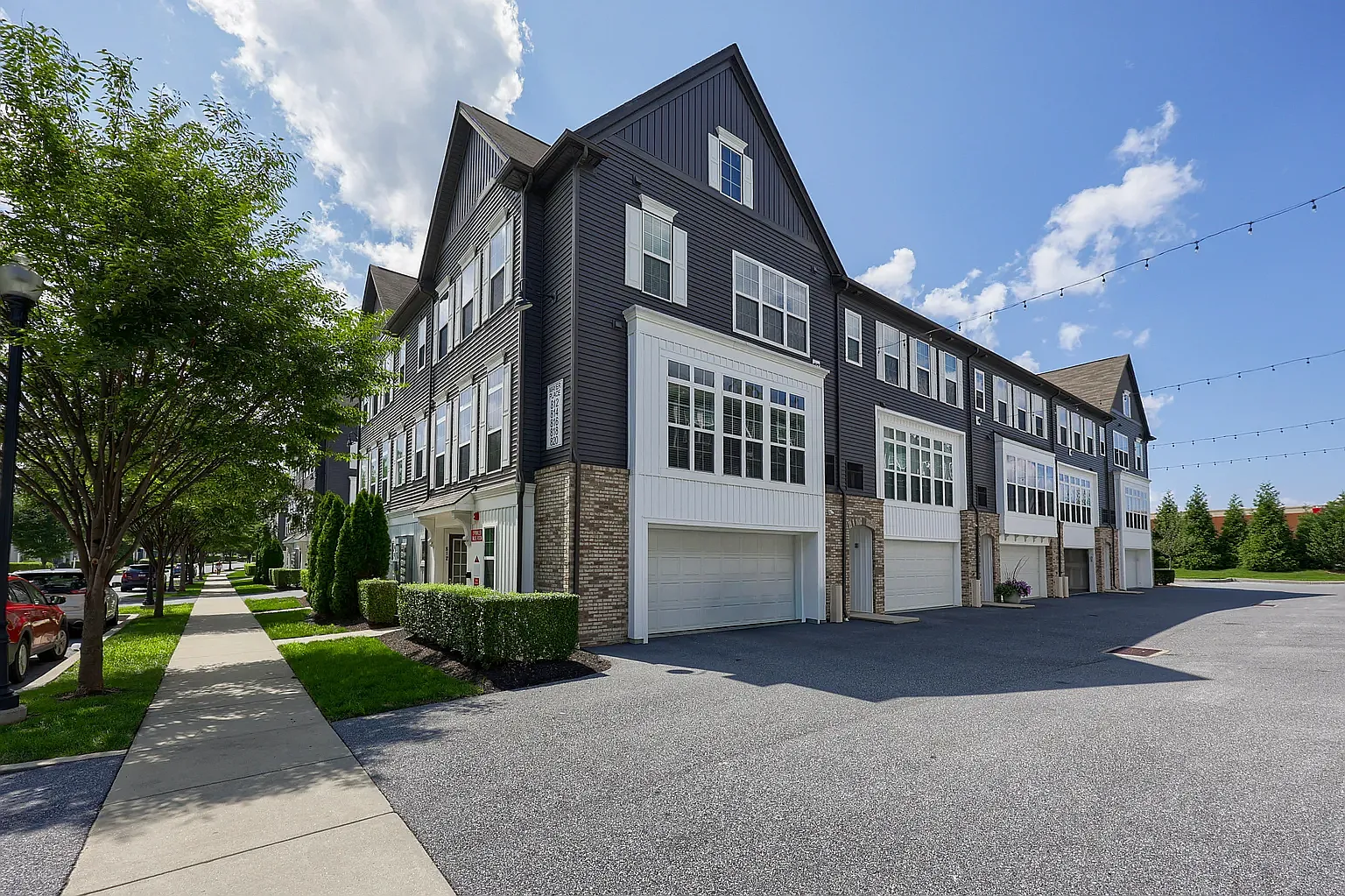 3 bed, 2.5 bath, 1810 sqft, $2,700 — Photo 3