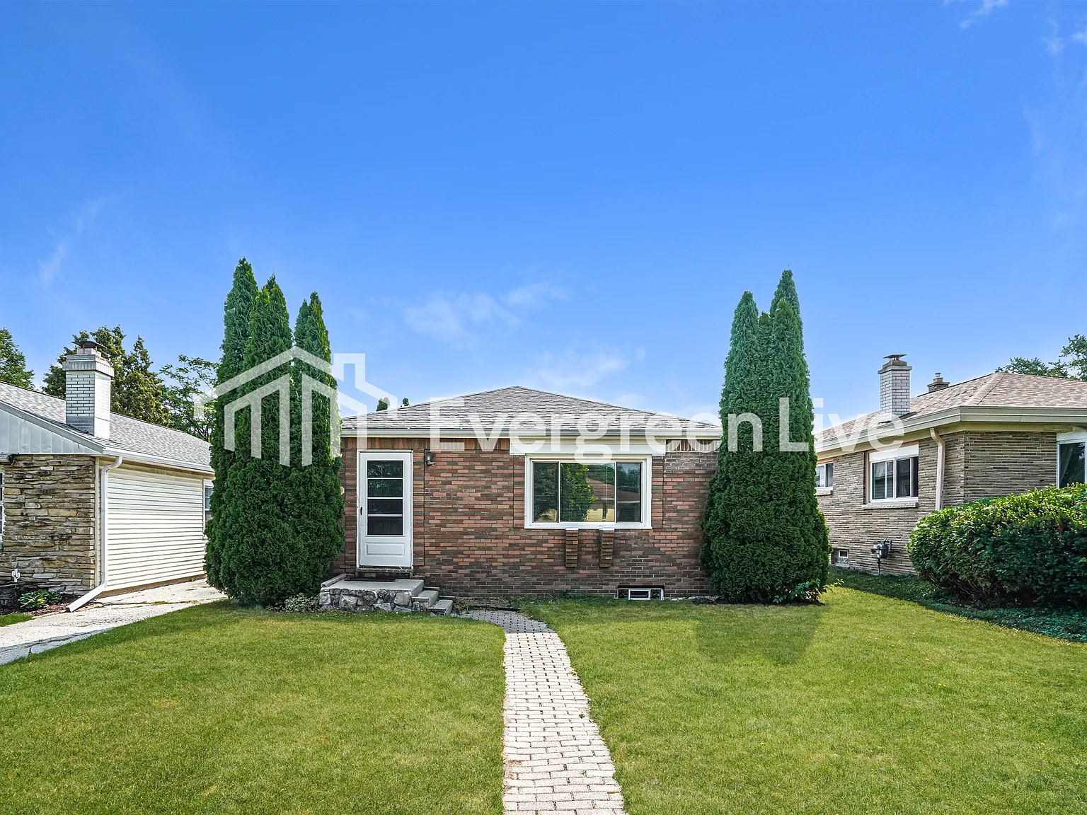 3 bed, 1.0 bath, 1056 sqft, $1,495 — Photo 2