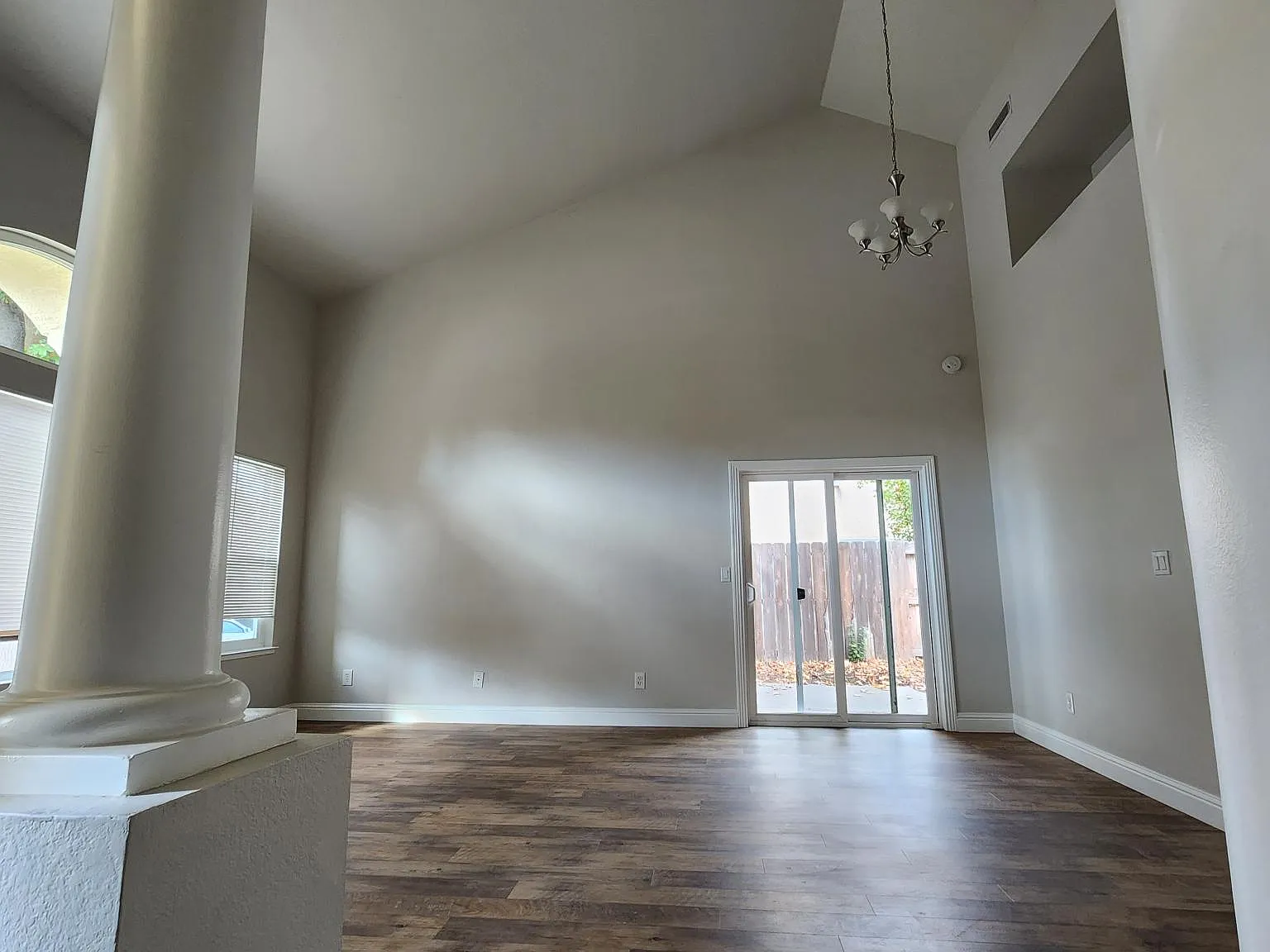 10348 N Doheny Dr — Photo 3