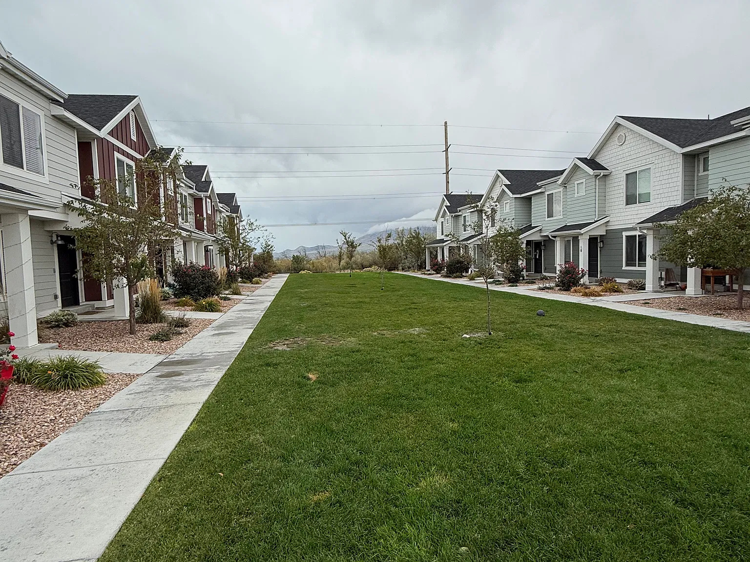 3 bed, 1400 sqft, $1,895 — Photo 3