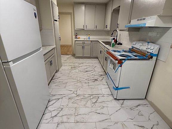 5th image of 4636 Normandy Dr