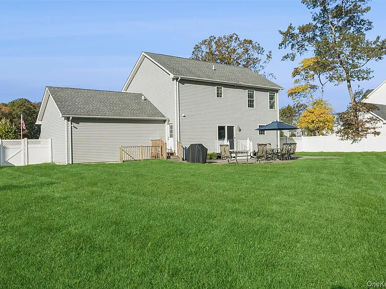 16 Mastro Ct — Photo 27