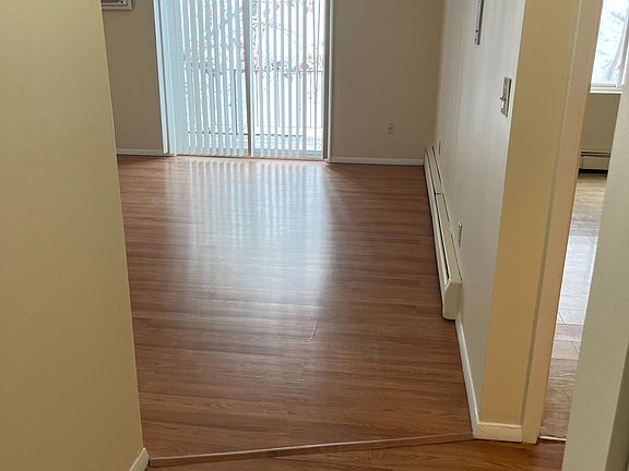 4th image of 5 Warden St #11