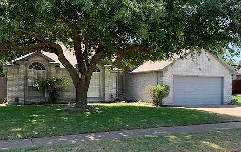 1st image of 902 Busby Dr