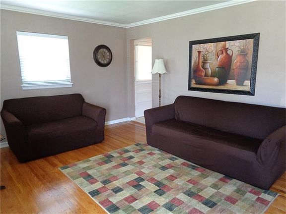 2nd image of 89 Pennsylvania Blvd