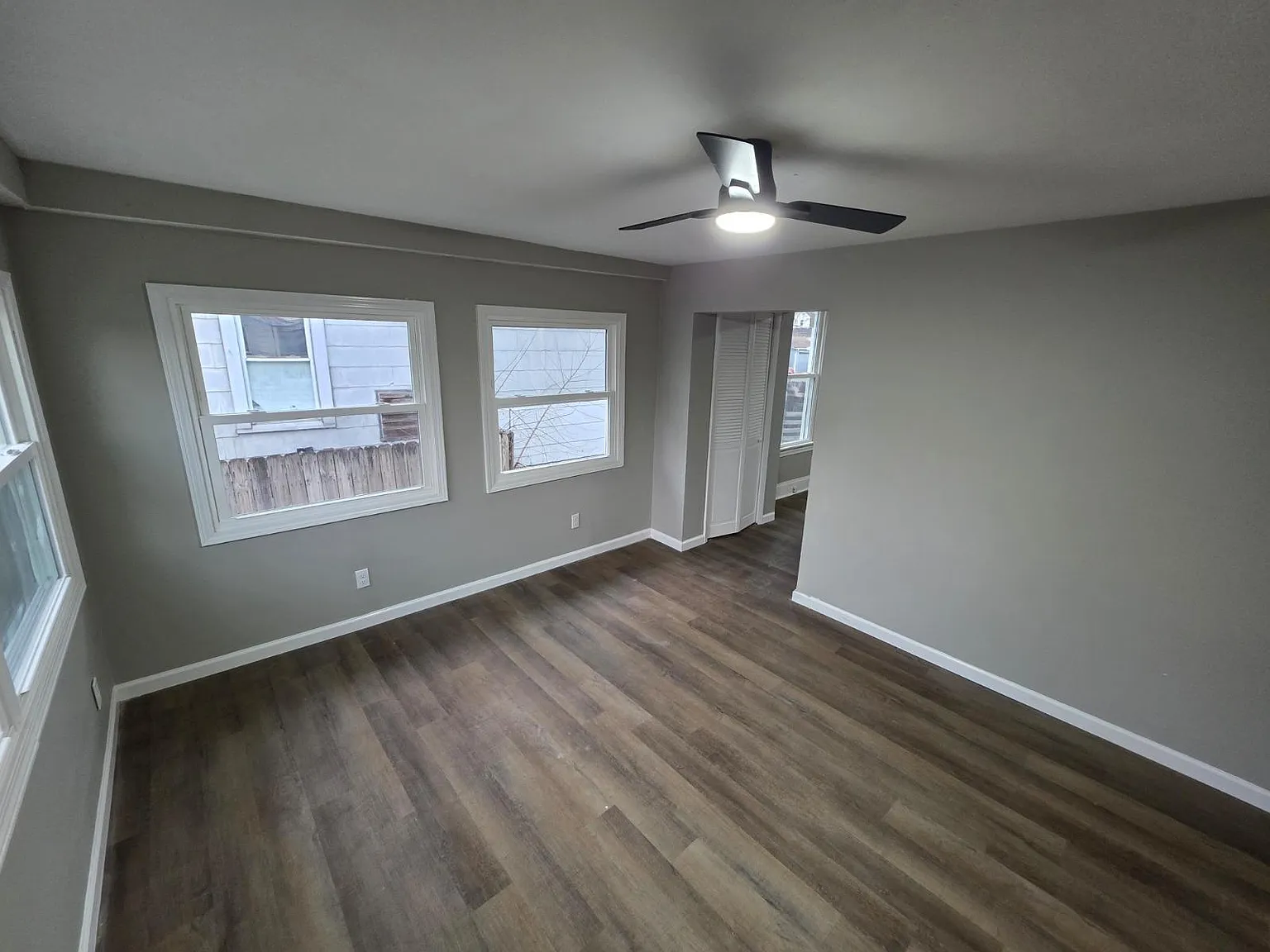3 bed, 1099 sqft, $1,799 — Photo 3