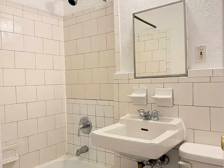 319 W 13th St #5A — Photo 6